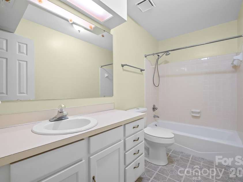 7331 Winery Lane, Charlotte, NC 28227.  MLS# CAR4345959, YatesRealty ID 4221. 