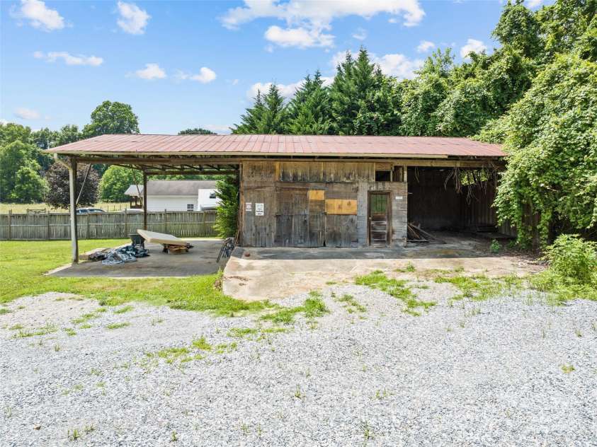 9306 Montford Cove Road, Marion, NC 28752.  MLS# CAR4153897, YatesRealty ID 4221. 