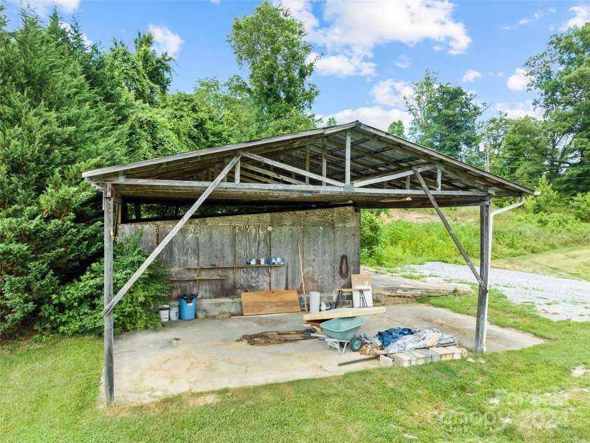 9306 Montford Cove Road, Marion, NC 28752.  MLS# CAR4153897, YatesRealty ID 4221. 