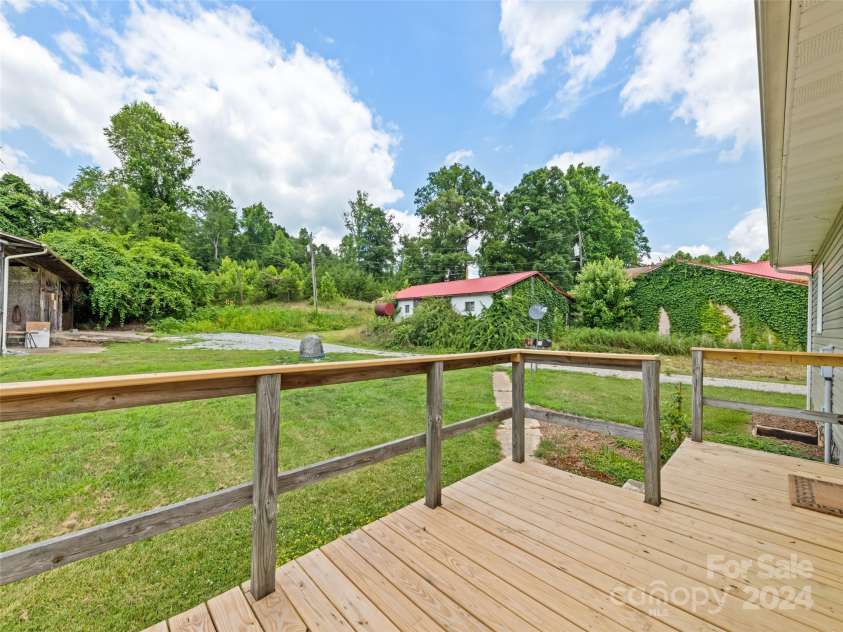 9306 Montford Cove Road, Marion, NC 28752.  MLS# CAR4153897, YatesRealty ID 4221. 