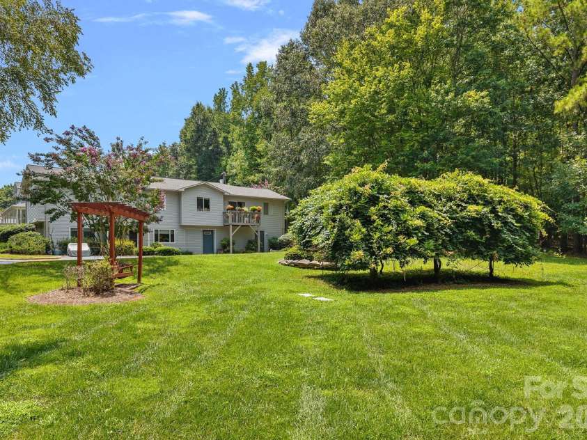 8700 Baraka Place, Waxhaw, NC 28173.  MLS# CAR4409735, YatesRealty ID 42210. 