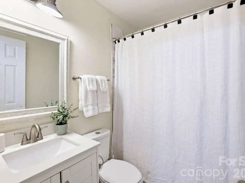 131 Midwood Lane, Belmont, NC 28012.  MLS# CAR4404670, YatesRealty ID 42211. SECONDARY BATH