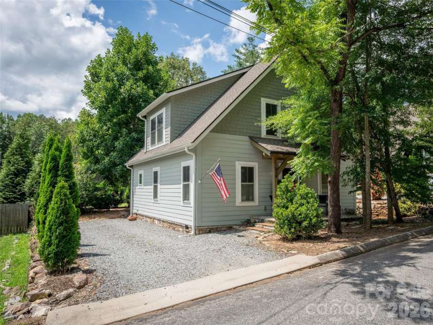 534 Fisher Road, Brevard, NC 28712.  MLS# CAR4402172, YatesRealty ID 42214. 