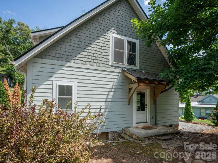 534 Fisher Road, Brevard, NC 28712.  MLS# CAR4402172, YatesRealty ID 42214. 