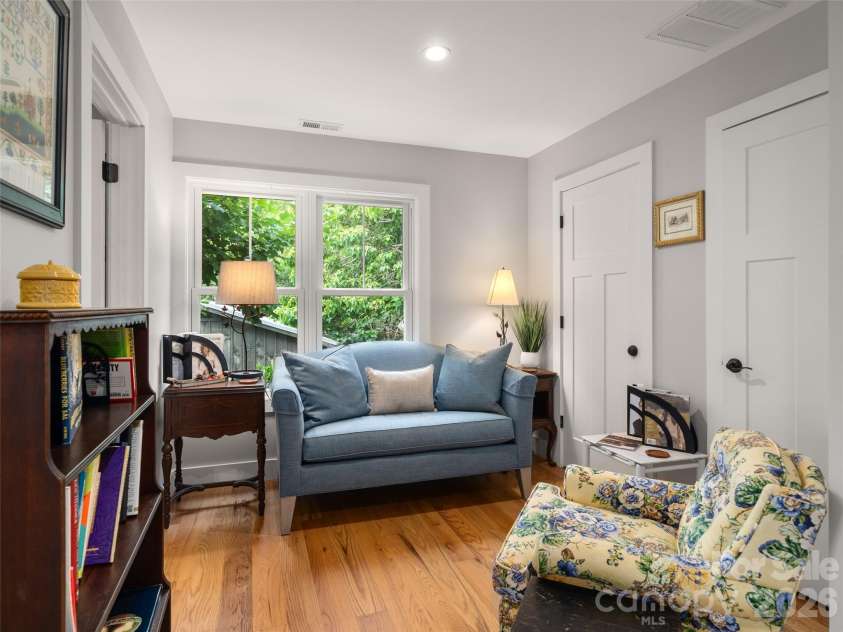 534 Fisher Road, Brevard, NC 28712.  MLS# CAR4402172, YatesRealty ID 42214. 