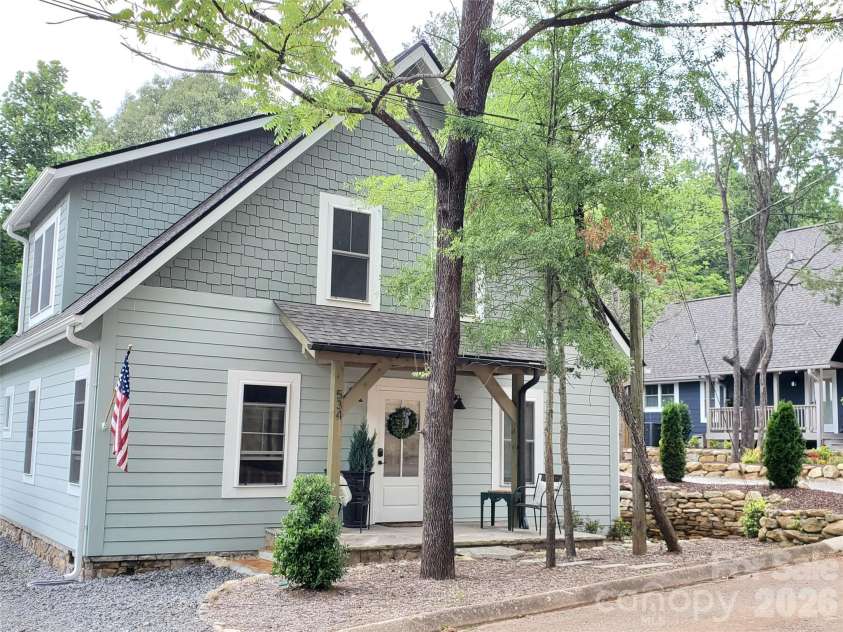 534 Fisher Road, Brevard, NC 28712.  MLS# CAR4402172, YatesRealty ID 42214. 