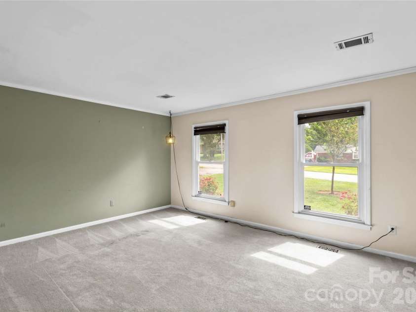 603 Colonial Drive, Statesville, NC 28625.  MLS# CAR4408153, YatesRealty ID 42215. 