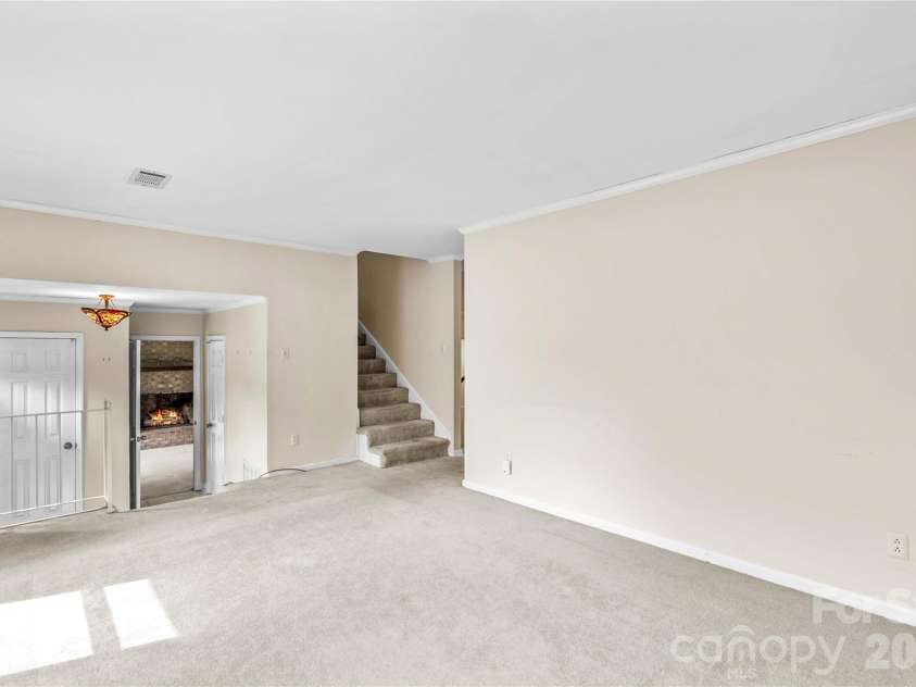 603 Colonial Drive, Statesville, NC 28625.  MLS# CAR4408153, YatesRealty ID 42215. 