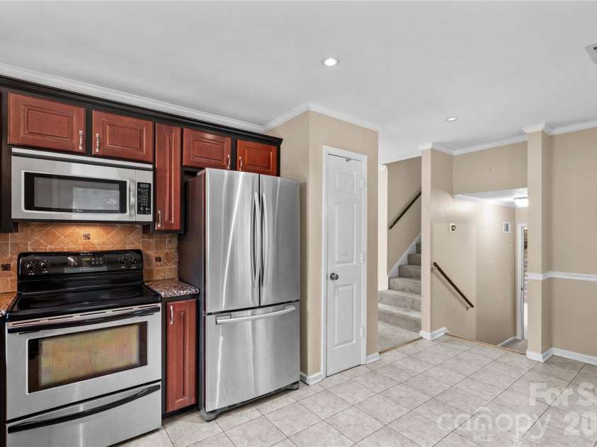603 Colonial Drive, Statesville, NC 28625.  MLS# CAR4408153, YatesRealty ID 42215. 