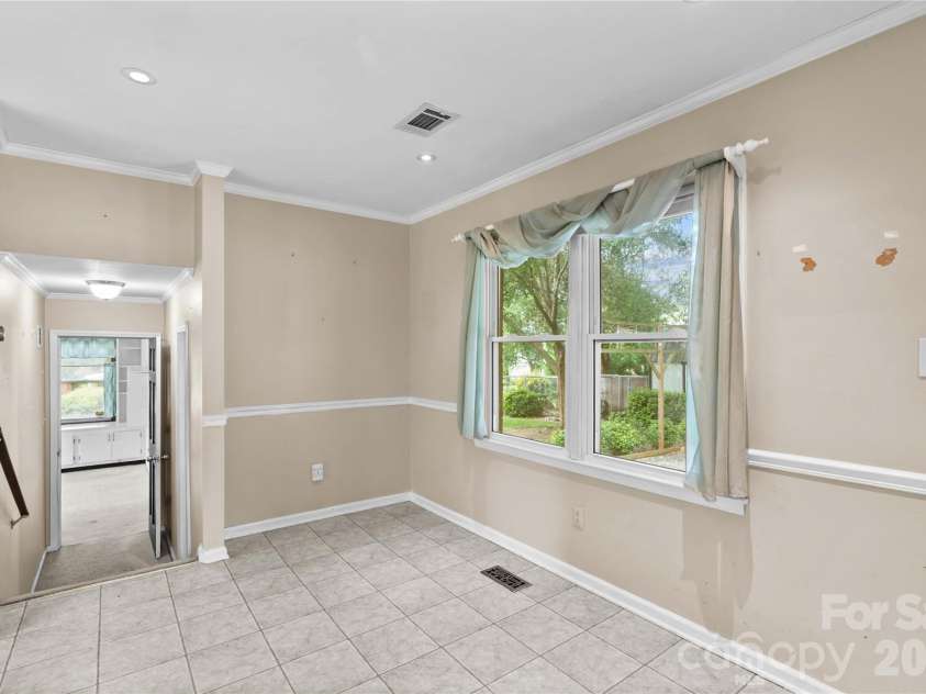 603 Colonial Drive, Statesville, NC 28625.  MLS# CAR4408153, YatesRealty ID 42215. 