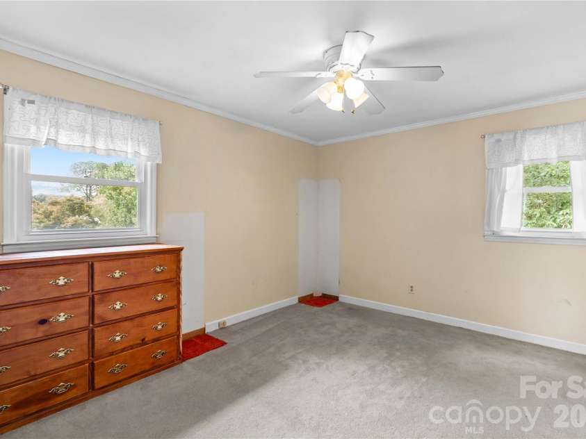 603 Colonial Drive, Statesville, NC 28625.  MLS# CAR4408153, YatesRealty ID 42215. 