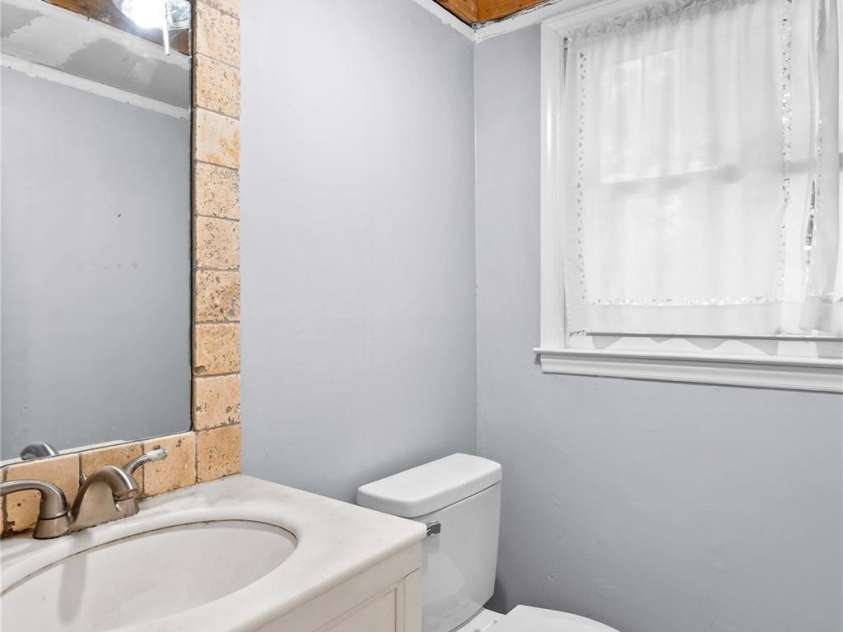 603 Colonial Drive, Statesville, NC 28625.  MLS# CAR4408153, YatesRealty ID 42215. 