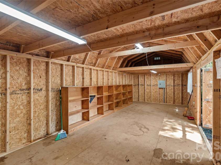 603 Colonial Drive, Statesville, NC 28625.  MLS# CAR4408153, YatesRealty ID 42215. 
