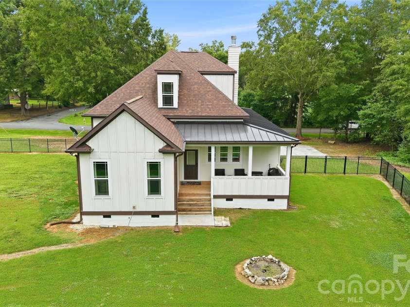 2348 Oak Grove Circle, Midland, NC 28107.  MLS# CAR4411494, YatesRealty ID 42219. 