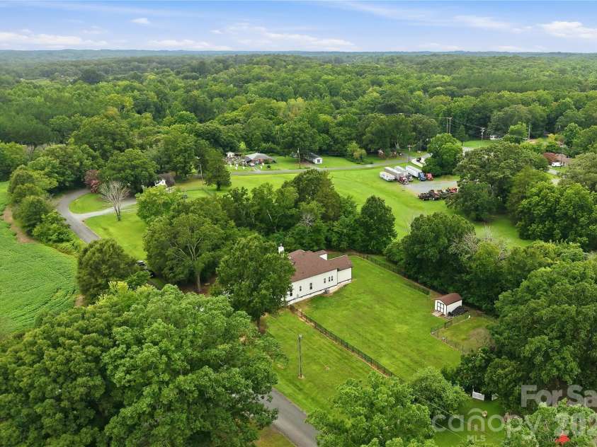2348 Oak Grove Circle, Midland, NC 28107.  MLS# CAR4411494, YatesRealty ID 42219. 