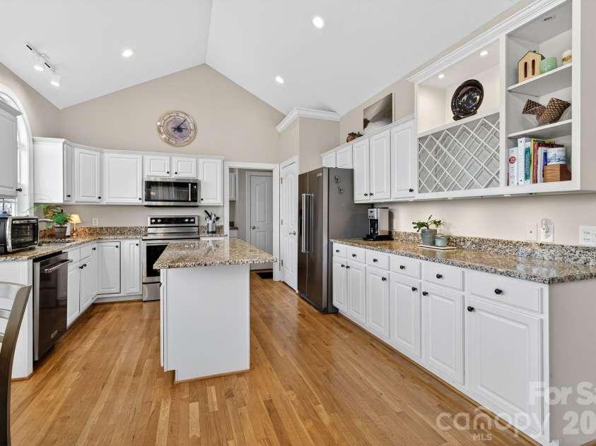 103 Trumpet Lane, Asheville, NC 28803.  MLS# CAR4342648, YatesRealty ID 4222. Kitchen