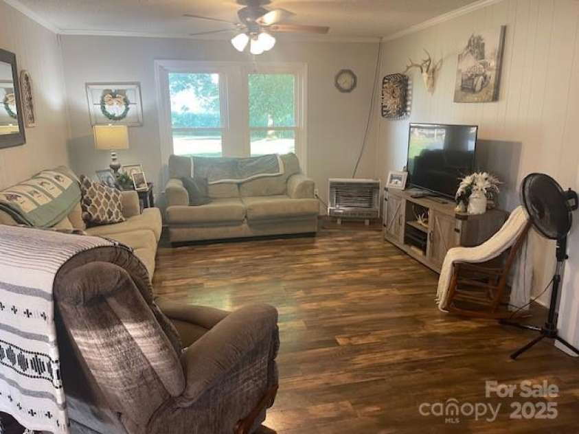 3513 Gilboa Road, Marshville, NC 28103.  MLS# CAR4283541, YatesRealty ID 4222. Family Room