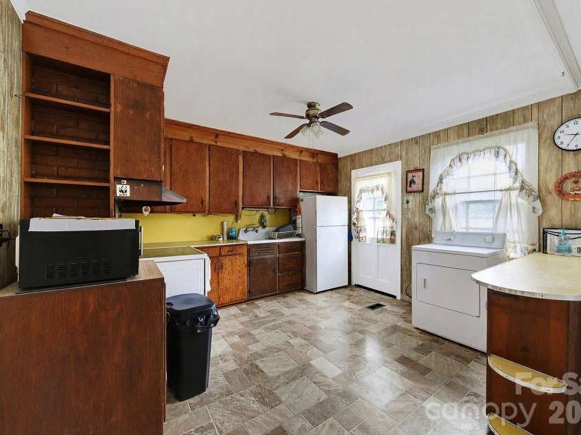 1448 Converse Street, Lancaster, SC 29720.  MLS# CAR4411058, YatesRealty ID 42220. 