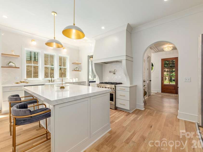 4409 Castleton Road, Charlotte, NC 28211.  MLS# CAR4394989, YatesRealty ID 42221. 