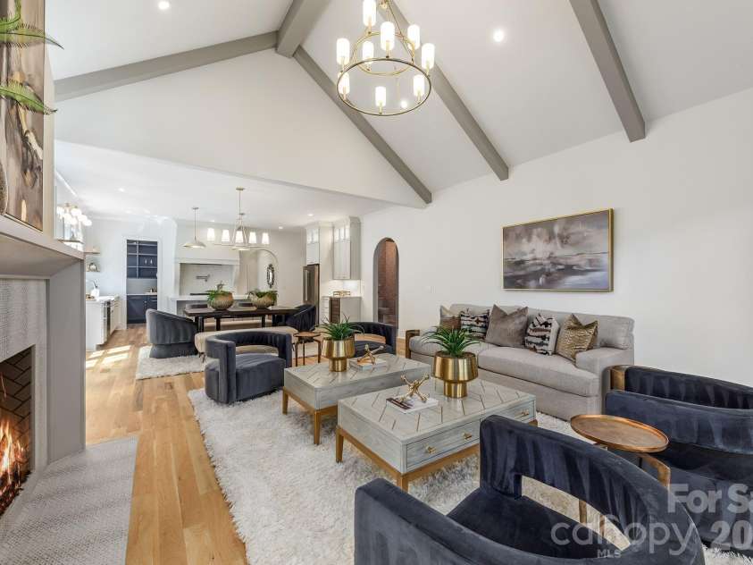 4409 Castleton Road, Charlotte, NC 28211.  MLS# CAR4394989, YatesRealty ID 42221. 