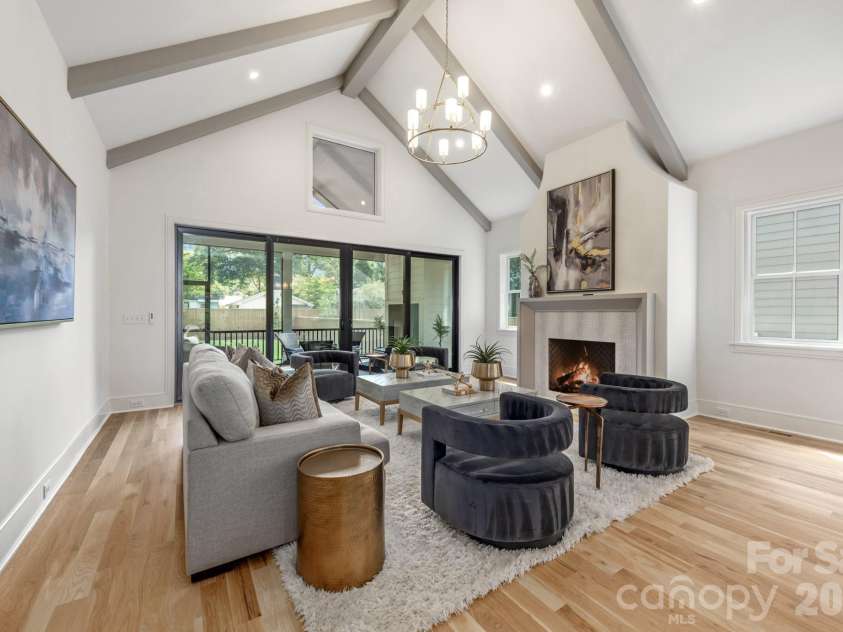 4409 Castleton Road, Charlotte, NC 28211.  MLS# CAR4394989, YatesRealty ID 42221. 