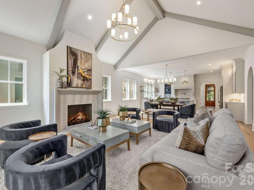 4409 Castleton Road, Charlotte, NC 28211.  MLS# CAR4394989, YatesRealty ID 42221. 
