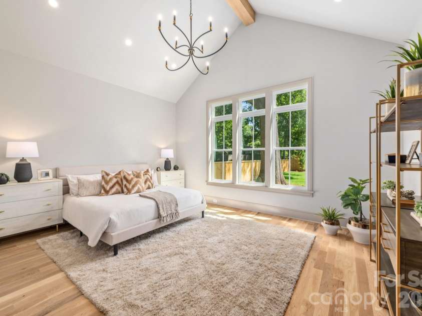 4409 Castleton Road, Charlotte, NC 28211.  MLS# CAR4394989, YatesRealty ID 42221. First floor primary suite