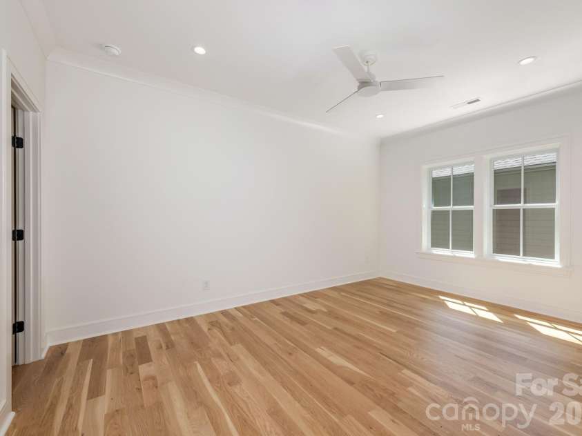 4409 Castleton Road, Charlotte, NC 28211.  MLS# CAR4394989, YatesRealty ID 42221. Upper bedroom