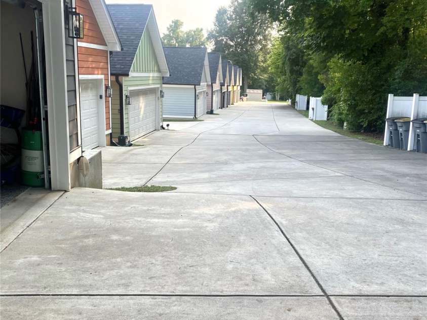 3110 Bellwood Place, Kannapolis, NC 28081.  MLS# CAR4407243, YatesRealty ID 42222. Shared driveway