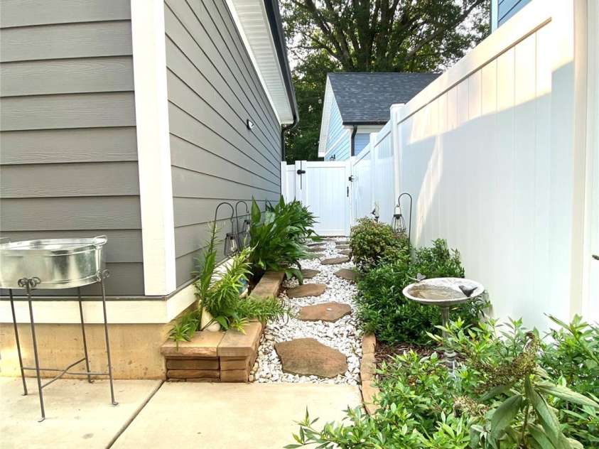 3110 Bellwood Place, Kannapolis, NC 28081.  MLS# CAR4407243, YatesRealty ID 42222. Side right
