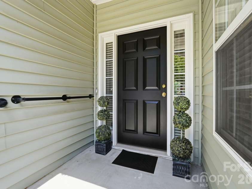 676 Continental Drive, Concord, NC 28025.  MLS# CAR4405169, YatesRealty ID 42223. 