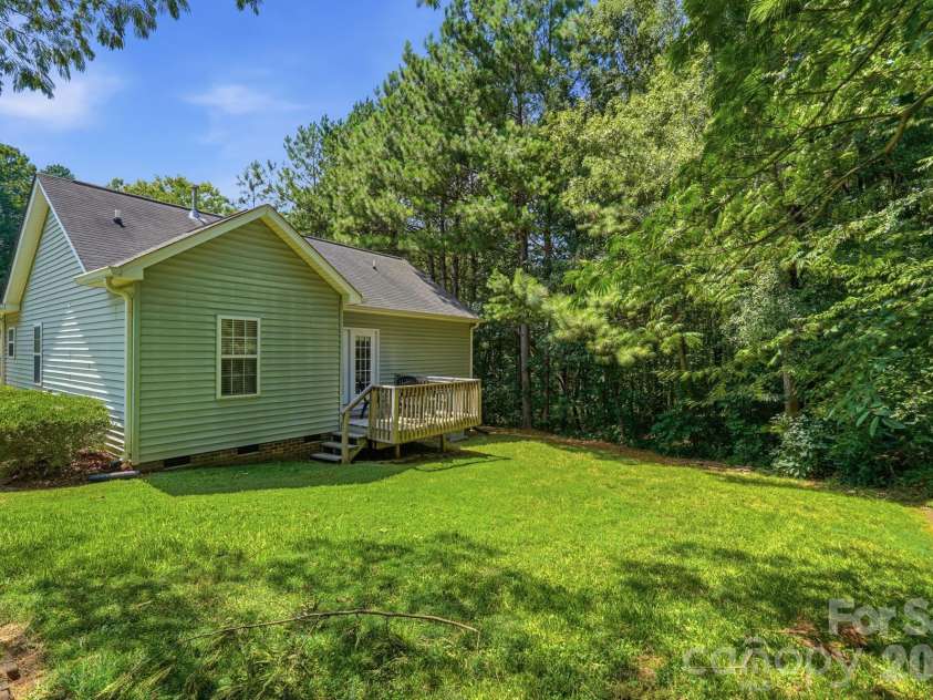 676 Continental Drive, Concord, NC 28025.  MLS# CAR4405169, YatesRealty ID 42223. 