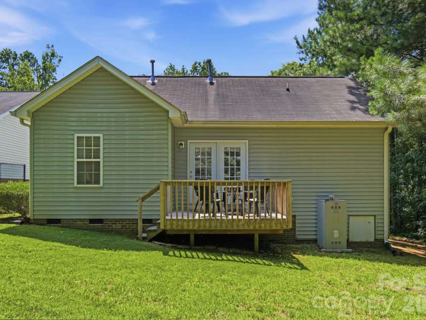 676 Continental Drive, Concord, NC 28025.  MLS# CAR4405169, YatesRealty ID 42223. 