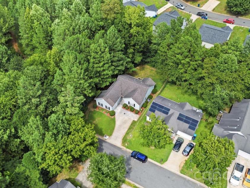 676 Continental Drive, Concord, NC 28025.  MLS# CAR4405169, YatesRealty ID 42223. 