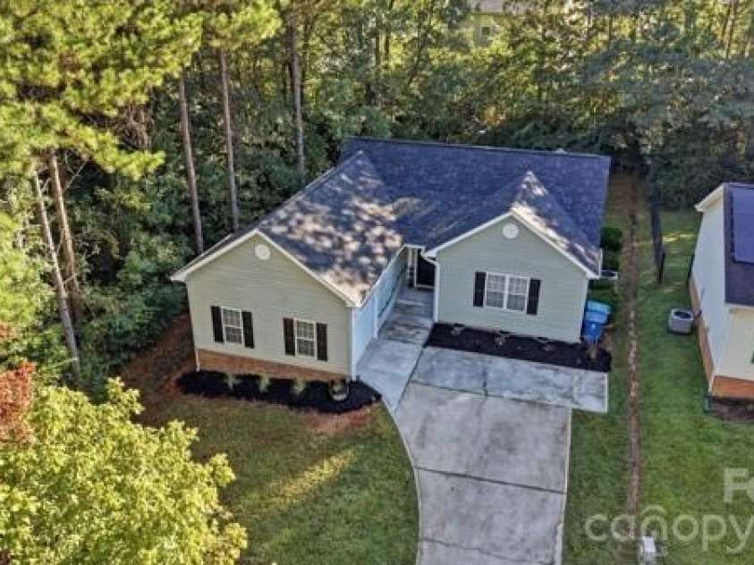 676 Continental Drive, Concord, NC 28025.  MLS# CAR4405169, YatesRealty ID 42223. 