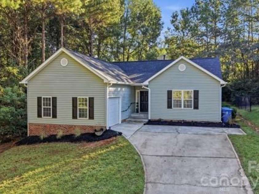 676 Continental Drive, Concord, NC 28025.  MLS# CAR4405169, YatesRealty ID 42223. 