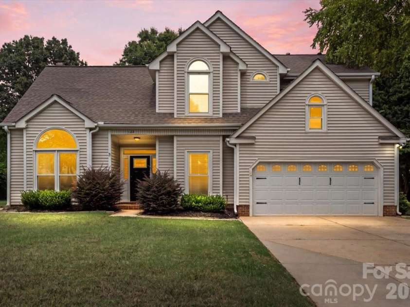 123 Southhaven Drive, Mooresville, NC 28117.  MLS# CAR4408328, YatesRealty ID 42224. 