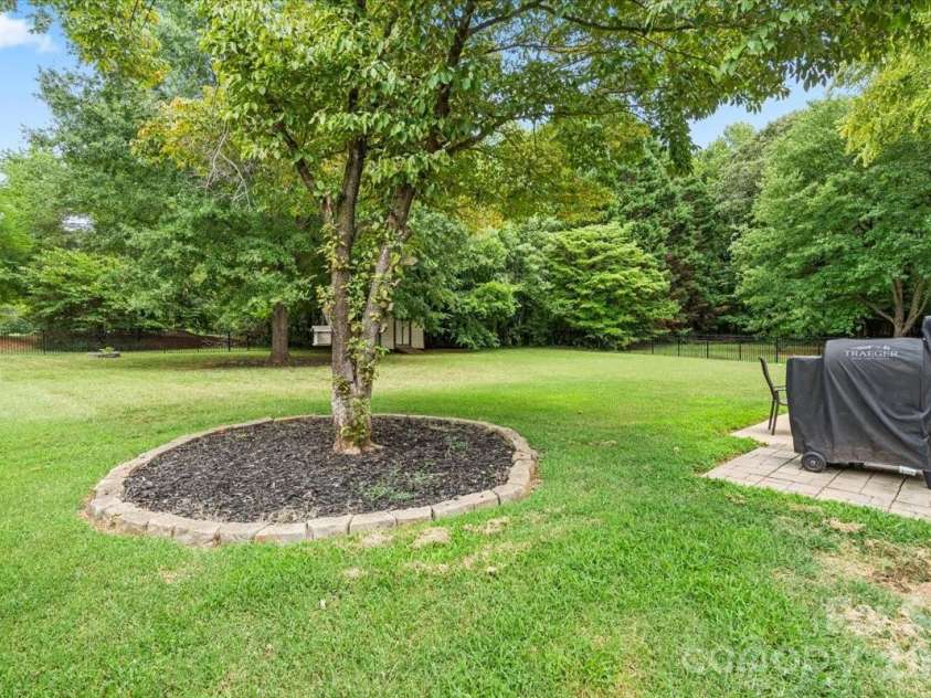 123 Southhaven Drive, Mooresville, NC 28117.  MLS# CAR4408328, YatesRealty ID 42224. 