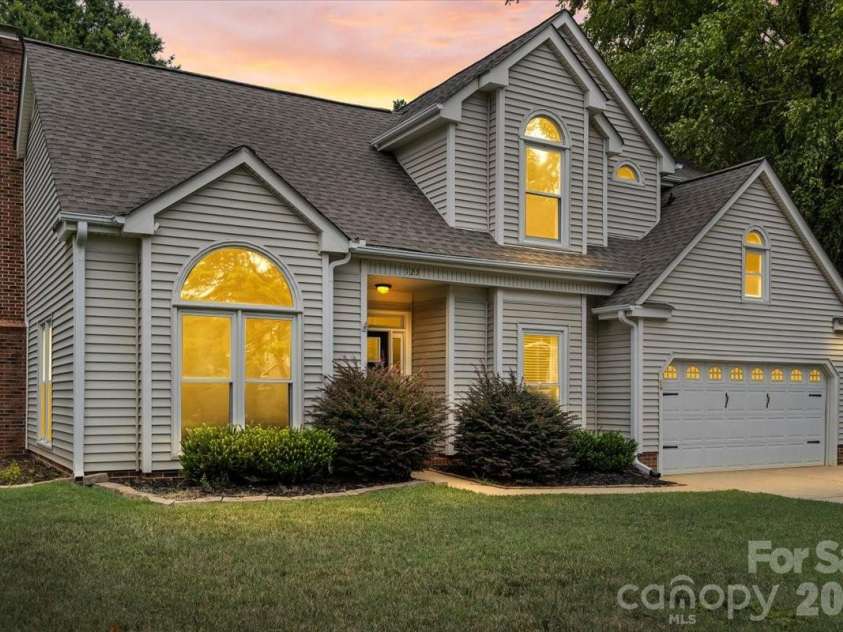 123 Southhaven Drive, Mooresville, NC 28117.  MLS# CAR4408328, YatesRealty ID 42224. 