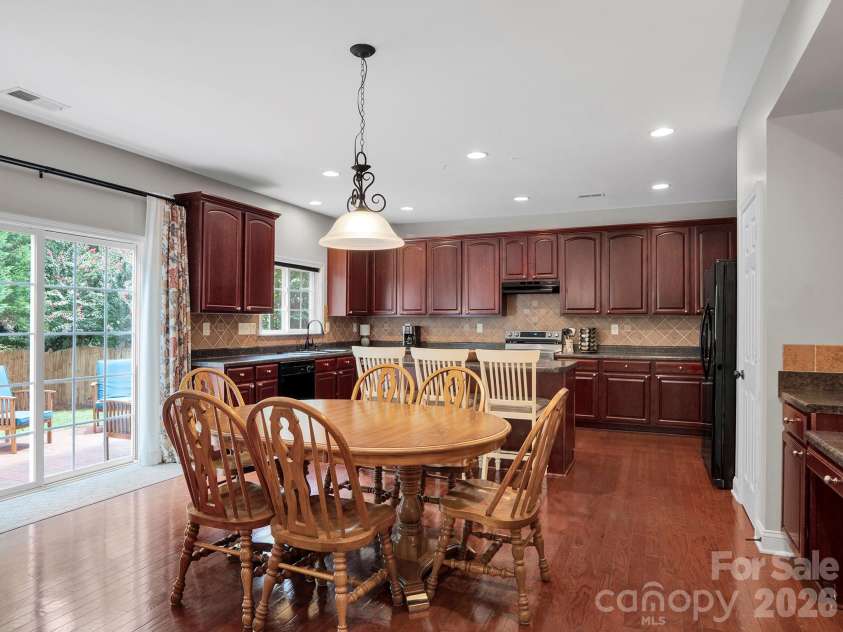 4908 Cruz Bay Drive, Monroe, NC 28110.  MLS# CAR4409228, YatesRealty ID 42226. Sunny breakfast area for everyday meals