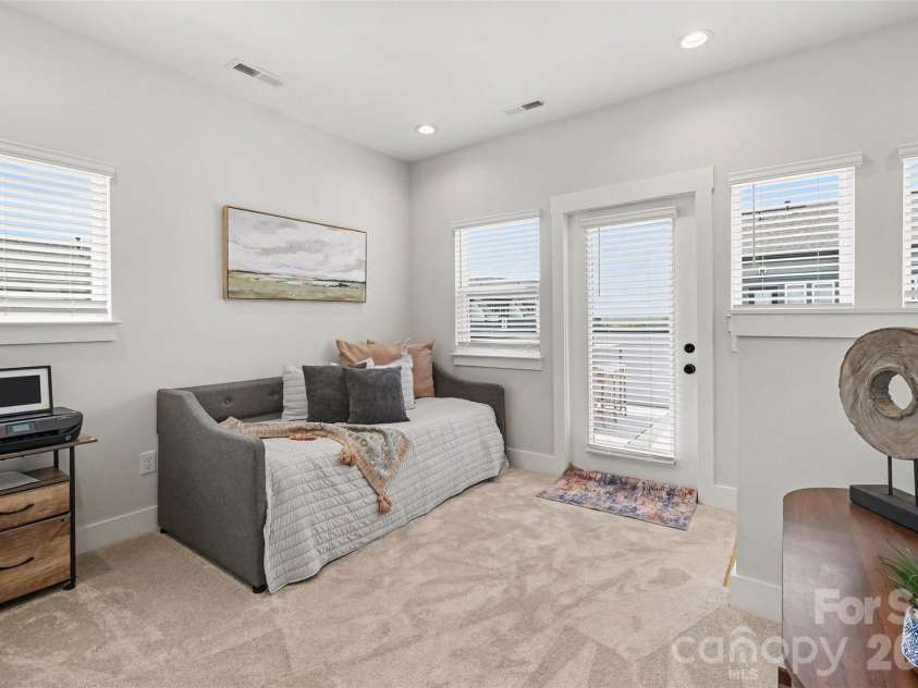 1607 Polk Street, Charlotte, NC 28206.  MLS# CAR4404175, YatesRealty ID 42227. Fourth Floor Flex Room 2