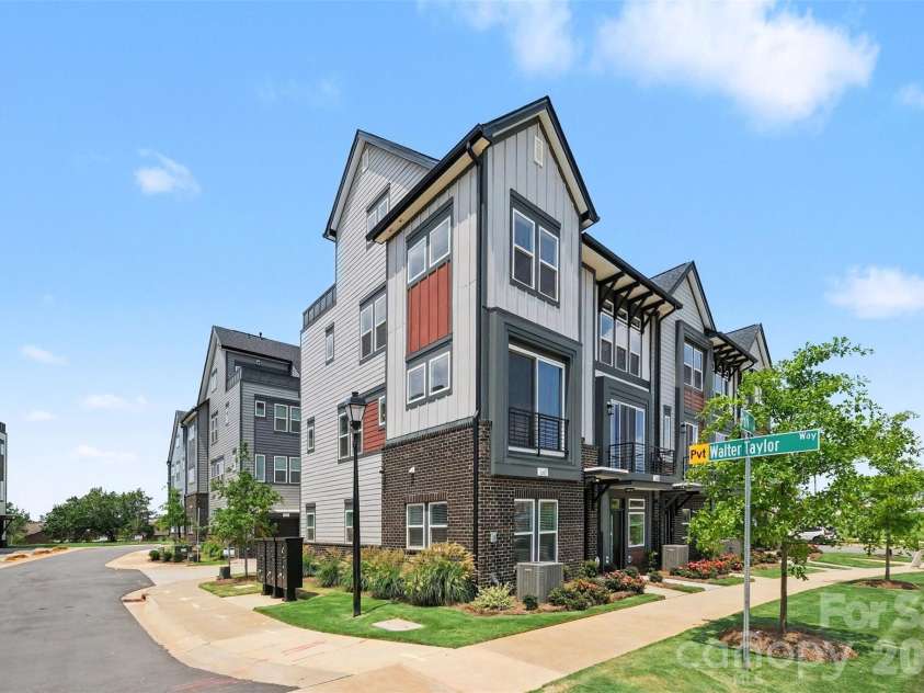 1607 Polk Street, Charlotte, NC 28206.  MLS# CAR4404175, YatesRealty ID 42227. Front Exterior