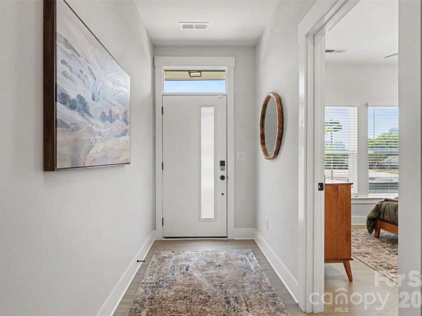 1607 Polk Street, Charlotte, NC 28206.  MLS# CAR4404175, YatesRealty ID 42227. Main Entry