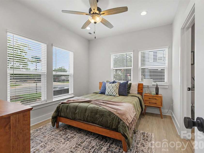 1607 Polk Street, Charlotte, NC 28206.  MLS# CAR4404175, YatesRealty ID 42227. Main Floor Bedroom