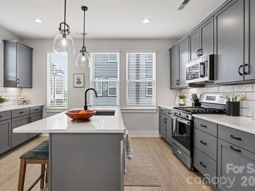 1607 Polk Street, Charlotte, NC 28206.  MLS# CAR4404175, YatesRealty ID 42227. Second Floor Kitchen