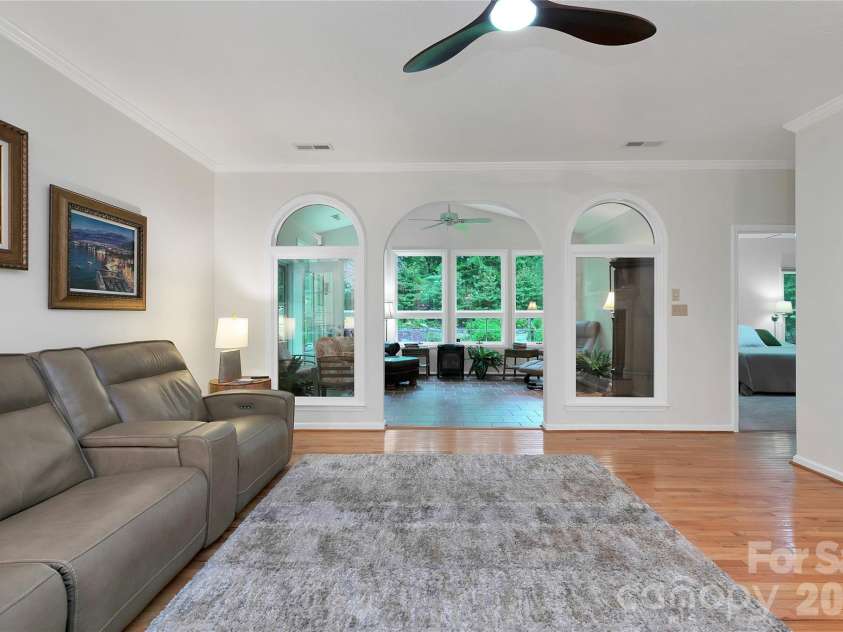 67 Autumn Glen Court, Brevard, NC 28712.  MLS# CAR4406977, YatesRealty ID 42228. 