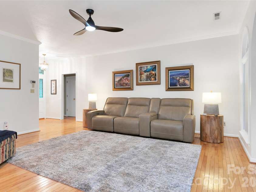 67 Autumn Glen Court, Brevard, NC 28712.  MLS# CAR4406977, YatesRealty ID 42228. 
