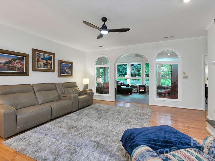 67 Autumn Glen Court, Brevard, NC 28712.  MLS# CAR4406977, YatesRealty ID 42228. 