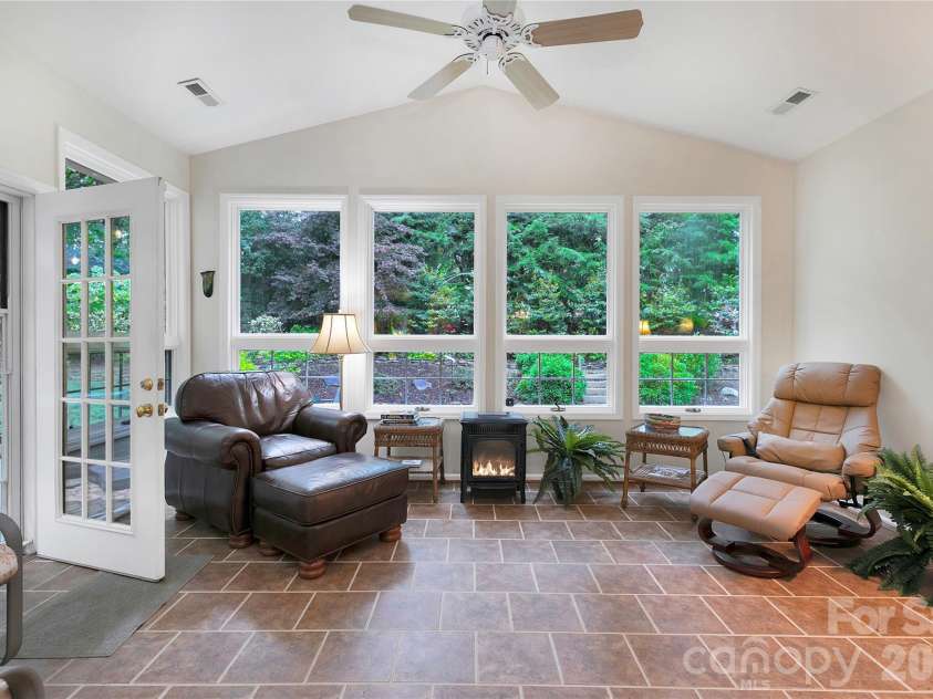 67 Autumn Glen Court, Brevard, NC 28712.  MLS# CAR4406977, YatesRealty ID 42228. 