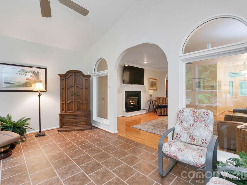 67 Autumn Glen Court, Brevard, NC 28712.  MLS# CAR4406977, YatesRealty ID 42228. 